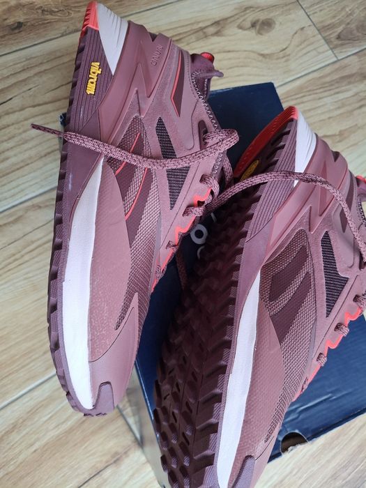 Buty sportowe damskie,na podeszwie Vibram