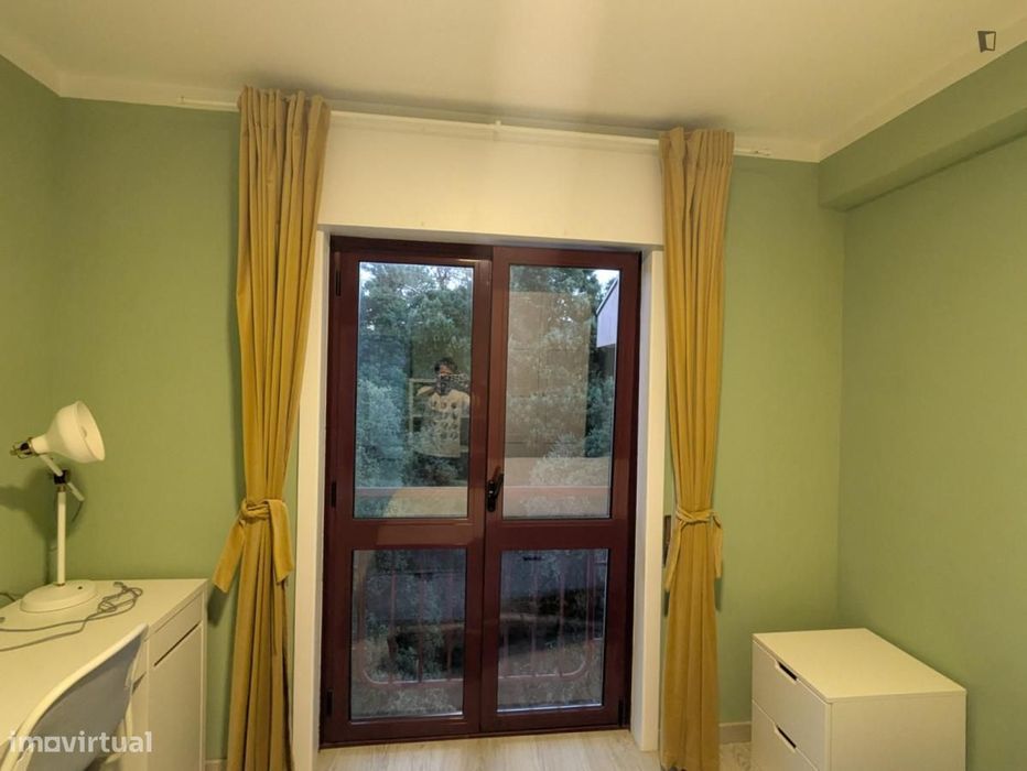 Quarto - localizado em Ramalde Porto