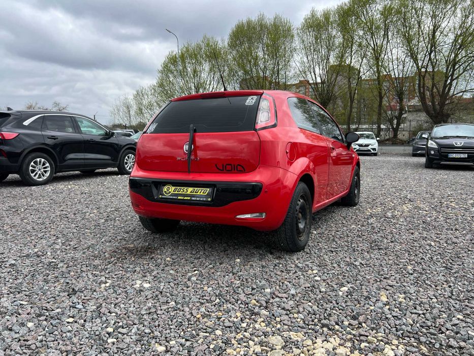Fiat Punto 2011 року