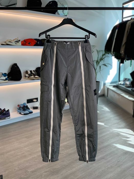 Штани STONE ISLAND 31619 Regenerated Nylon Cargo Pants Grey SI0264-GY