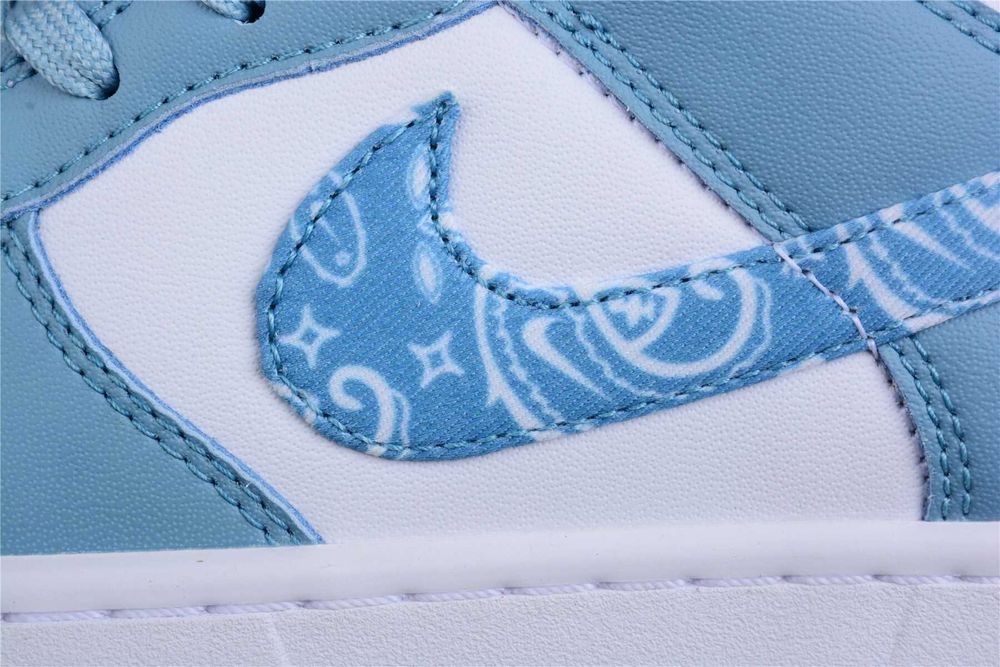 Nike Dunk Low - Branco e Azul