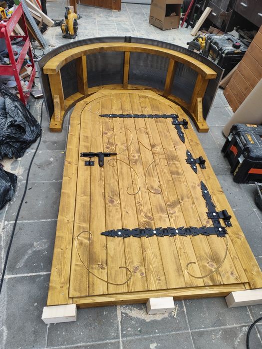 Drzwi do piwniczki gospodarcze do domków piwnic opaska