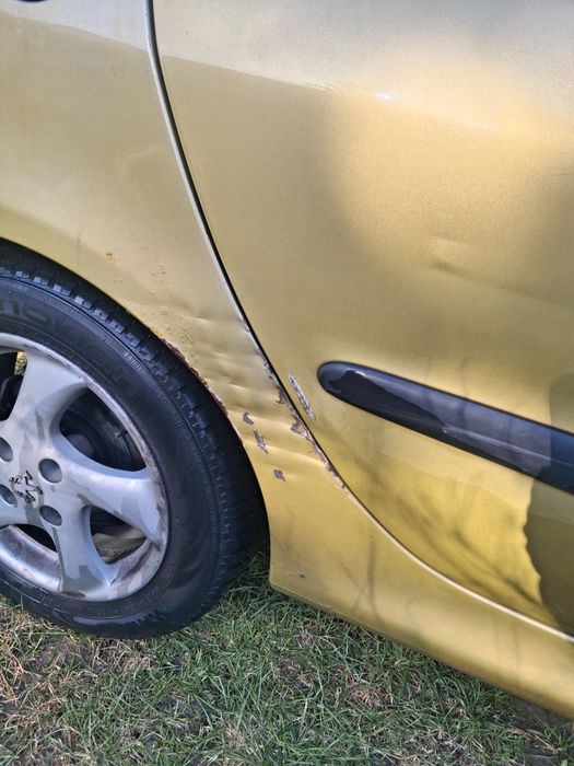 Peugeot 206  złoty