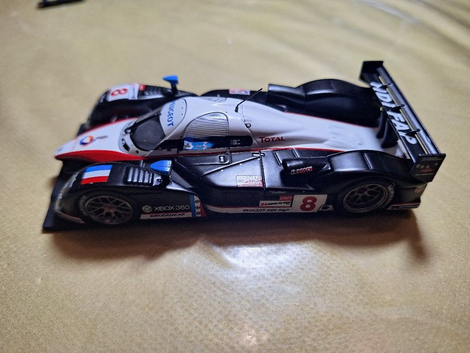 Miniatura Peugeot 1:43
