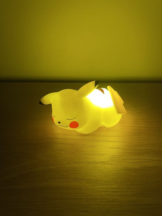 Luz de presenca pikachu