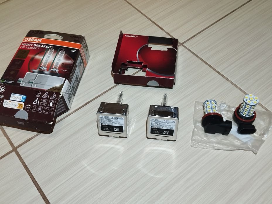 Лампочки ксенон Osram D3S Philips набор