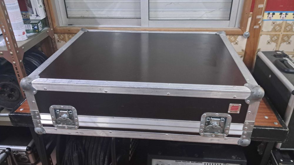 Mesa Digital Soundcraft SI Impact com Case