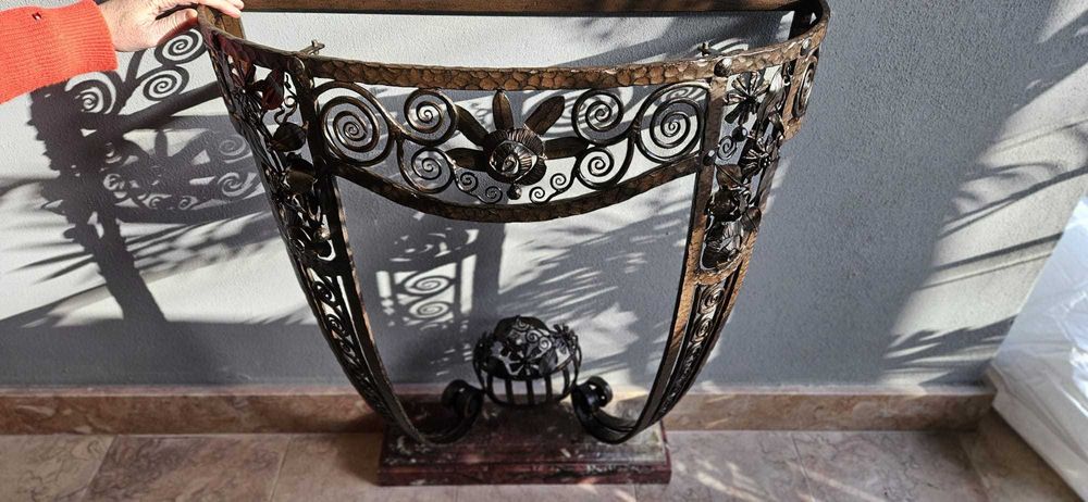 Consola art-deco Paul Kiss em ferro forjado e mármore