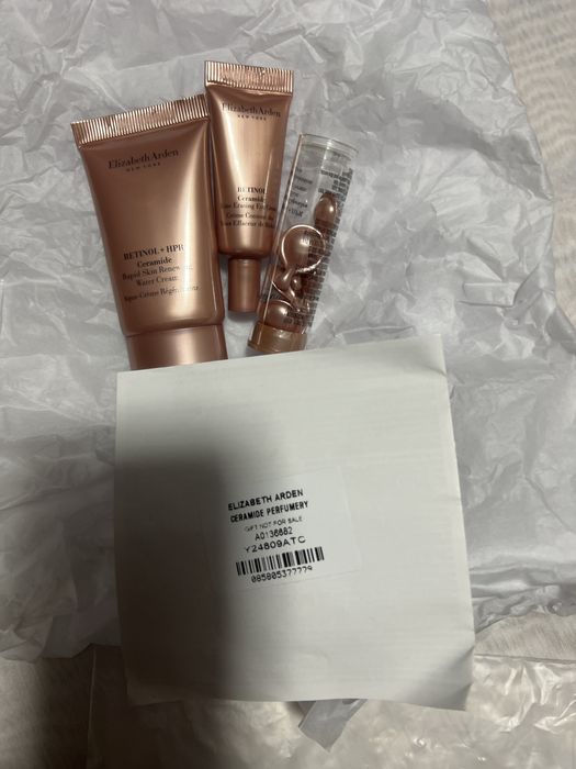 Косметичка з чудовим наповненням Elizabeth Arden