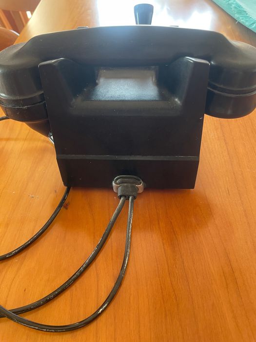 Telefone antigo em baquelite