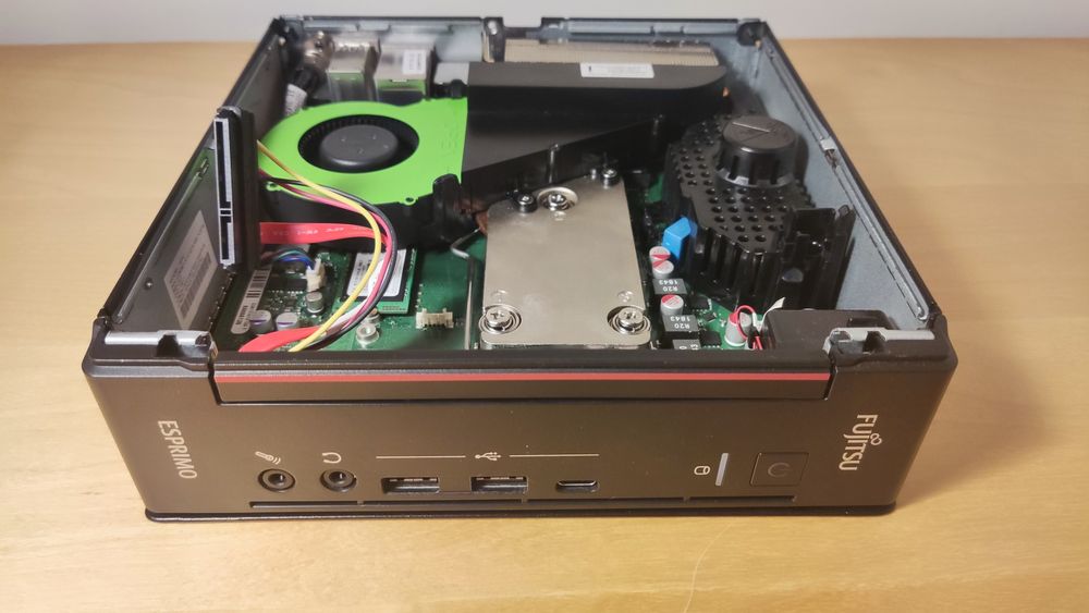 Fujitsu Esprimo Q958: i5-8100t, 32Gb DDR4, 512G nvme