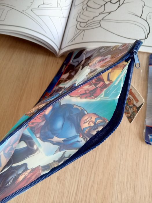 Разукрашка,пенал, конструктор,бластер.