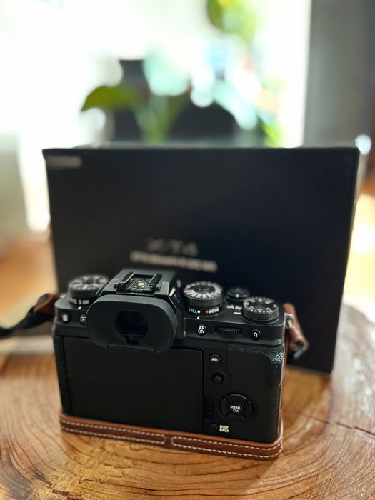 FUJIFILM X-T4 + Capa em Couro – Excelente Estado
