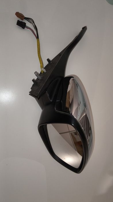 Peugeot 2008 lusterko