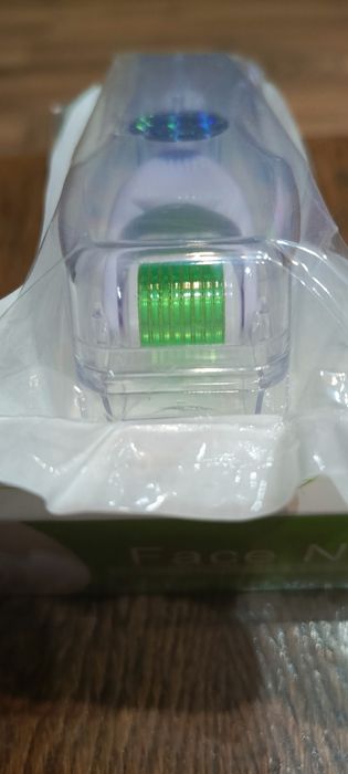 Roller do pielęgnacji twarzy.