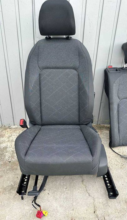 Сидіння Volkswagen Golf 8