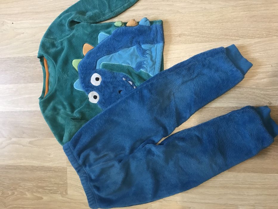 Піжами флісові  і бавовняні та халатики дитячі