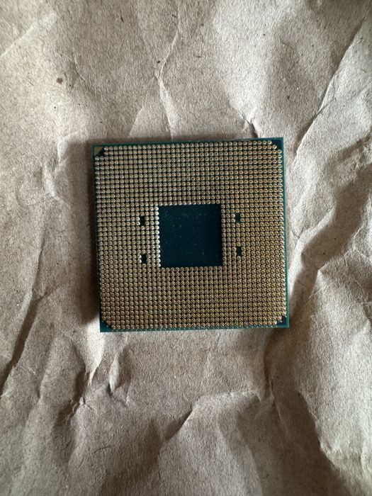 Процесор AMD Ryzen 7 2700
