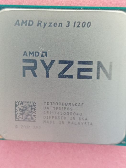 Processadores  INTEL e AMD RYZEN 5 e 3 3