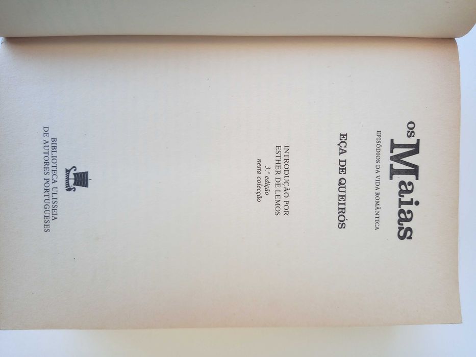 Livro "Os Maias" de Eça de Queirós