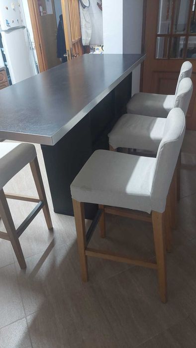 Conjunto Mesa + 4 cadeiras
