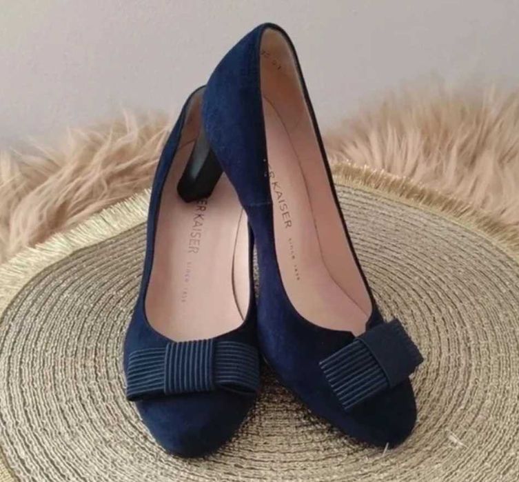 Eleganckie granatowe czółenka skóra zamsz
