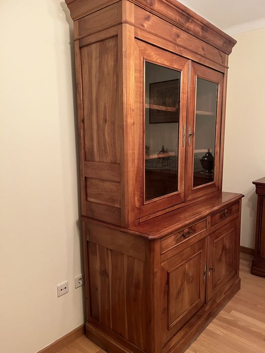 Movel aparador e vitrine (Vimioso -Carcão)