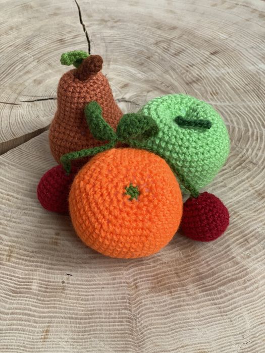 Zestaw warzyw i owoców montessori szydełkowe