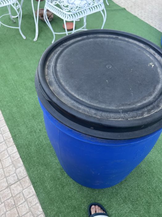 Bidon 100 litros com tampa enroscar