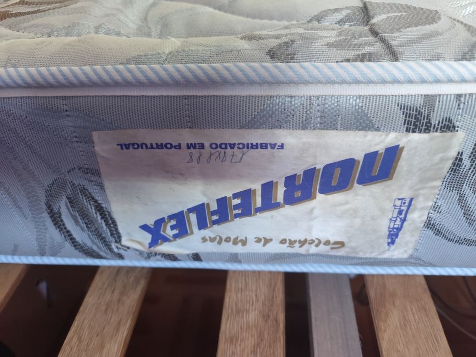 Cama casal com colchão