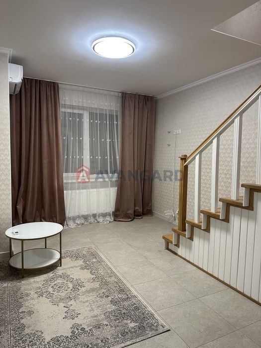 Оренда 3-кімнатної дворівневої квартири для великої сім’ї