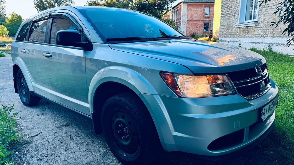 Продаж авто Dodge Journeu