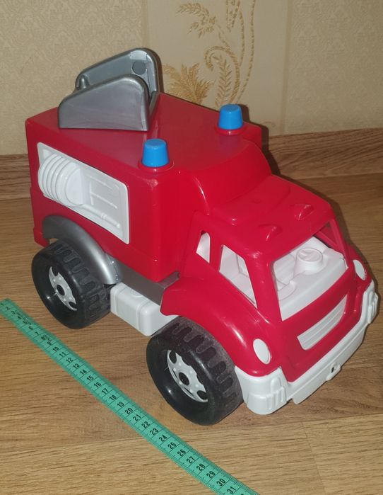 Іграшка пожежна машина