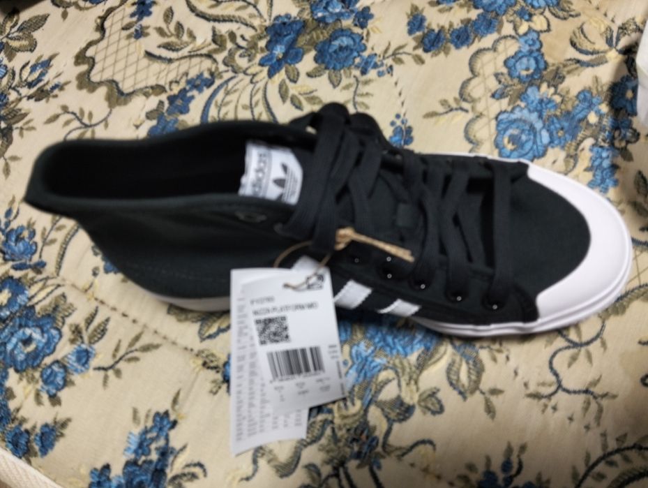 Vendo tênis das adidas novos