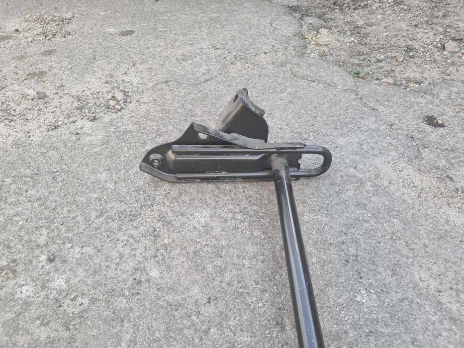 Крюк тяги задний на Mitsubishi Padjero Wagon 4 (2006+)