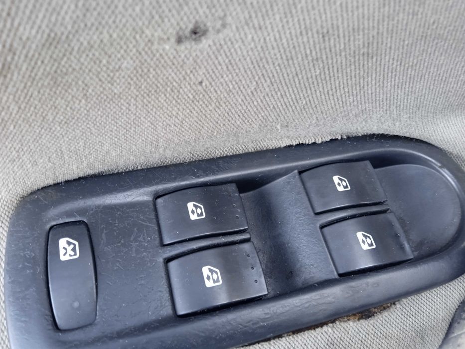 Мінівен Renault Scenic II 1.6 ГАЗ – БЕНЗИН 2005 року
