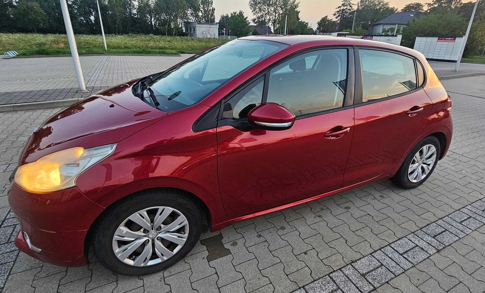 Peugeot 208
