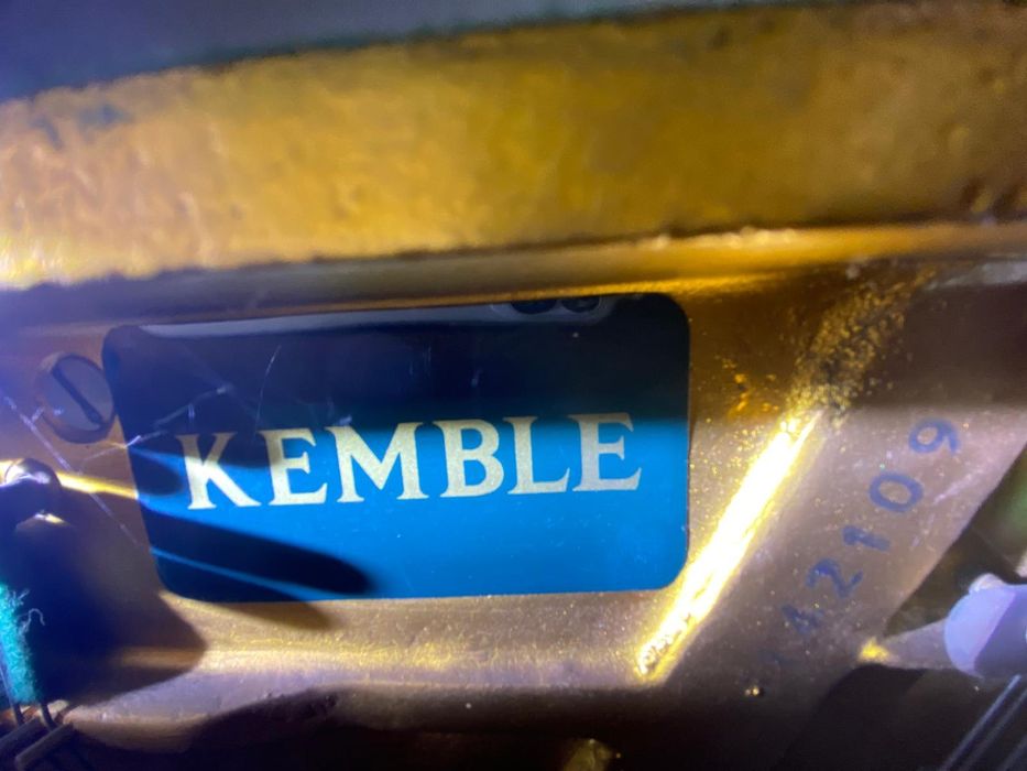 Piano Kemble 2 Pedais