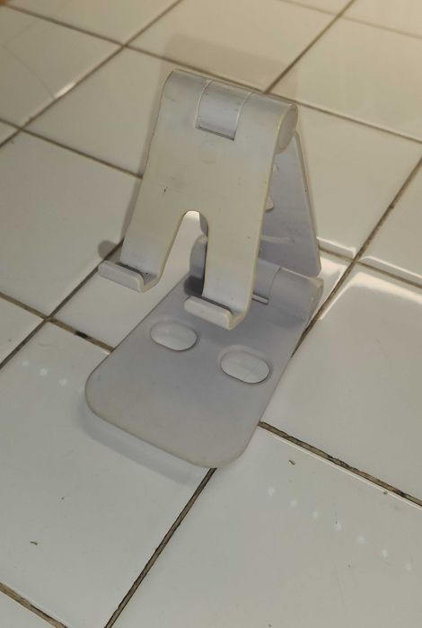 Suporte ajustável para telemóvel