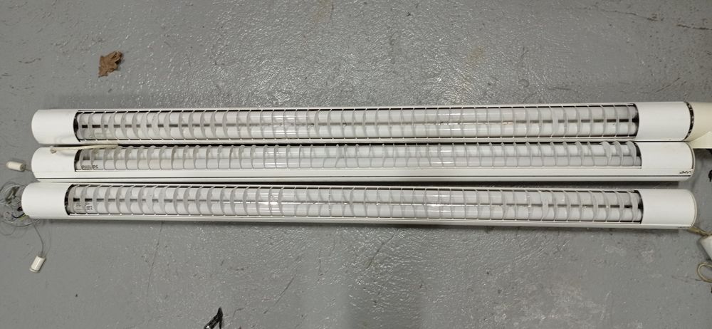 Lampy świetlówki 3 x 135 używane