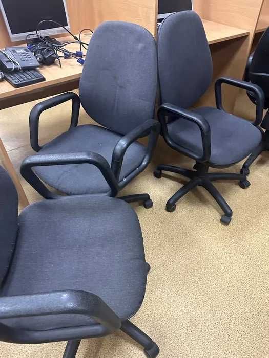 столы кресла тумбы офисные