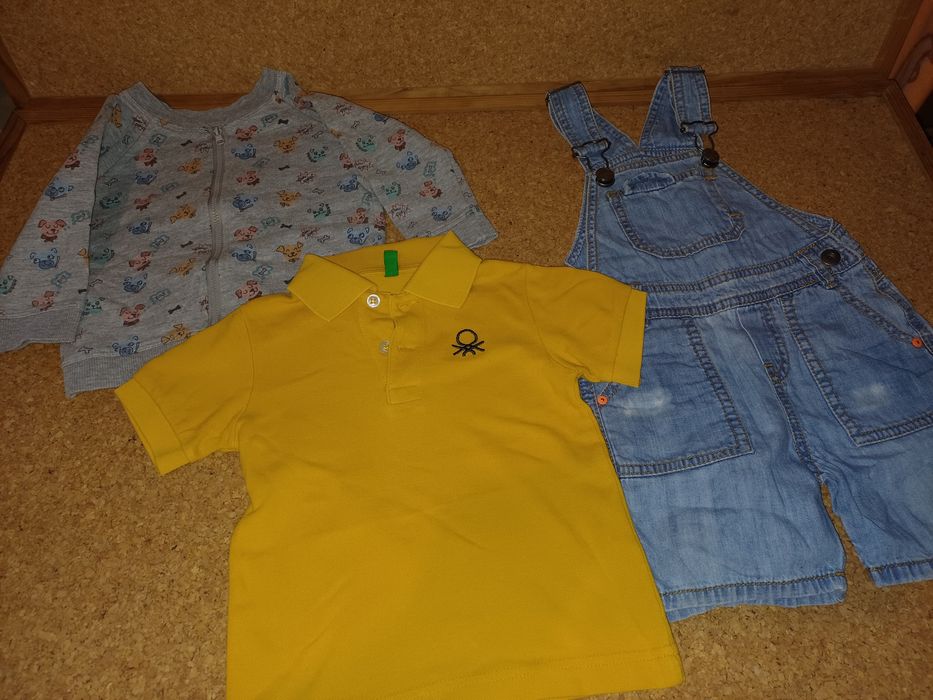 Roupa de bebé. 
Conjunto