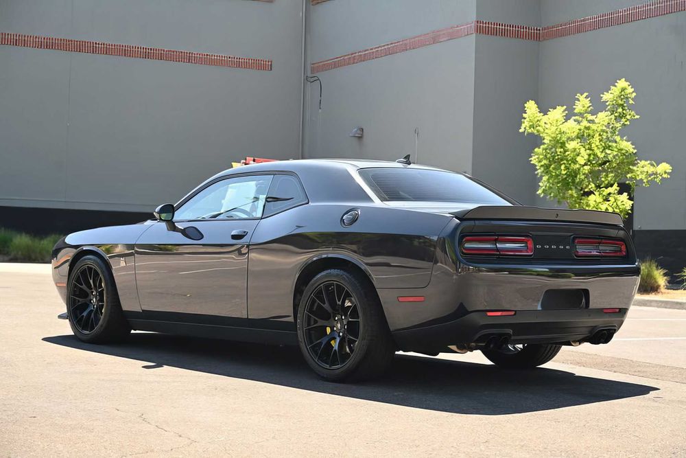 Dodge Challenger      2019