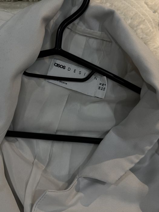 Білий піджак ASOS DESIGN,розмір s-m