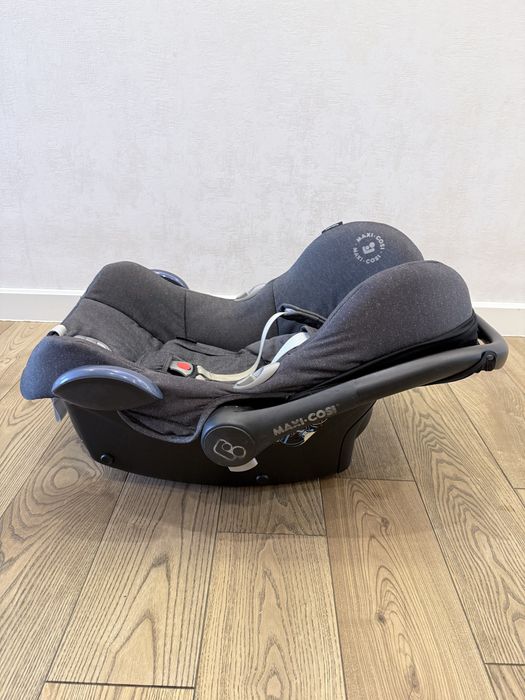 Авто люлька maxi cosi з адаптерами для коляски