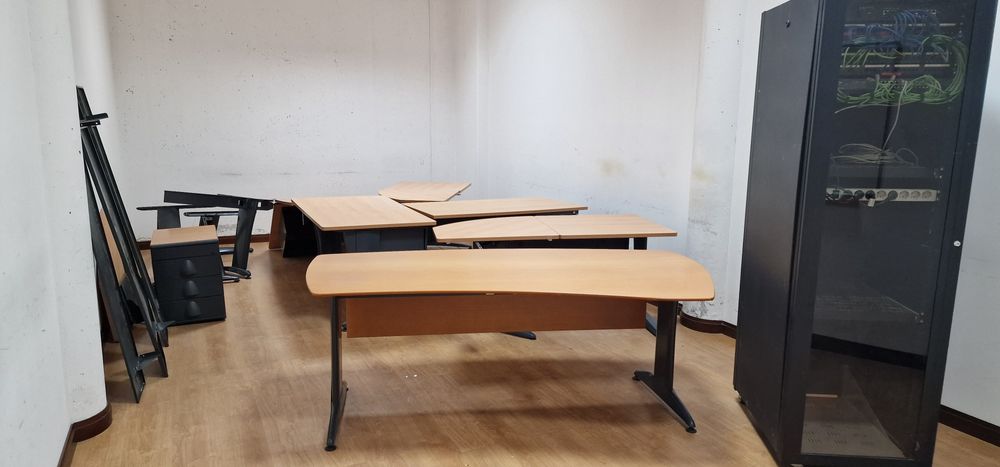 Complete office with embroidery hoop64585699183747122