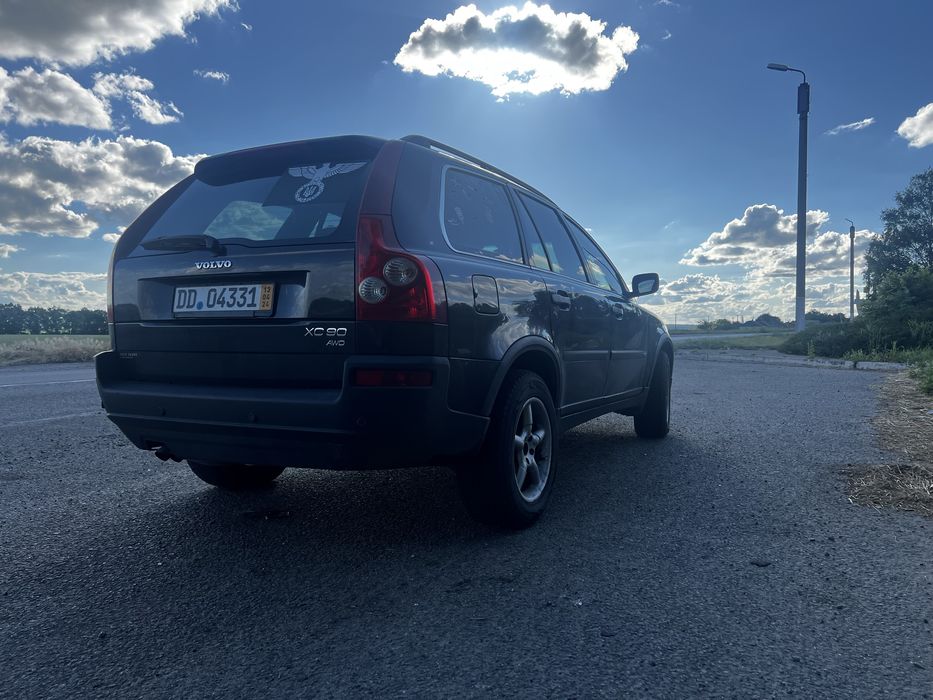 Volvo xc90 для військового