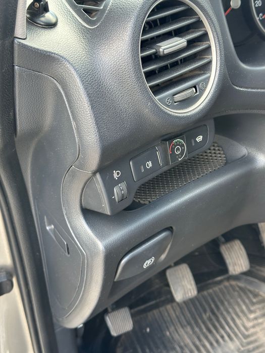 Продам  Kia Carens 2010 рік можлива розстрочка, кредит, обмін!