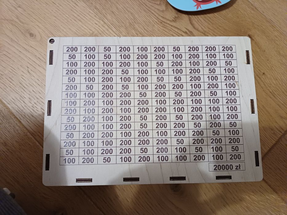 Skarbonka wykreślana cel 20000 drewniana