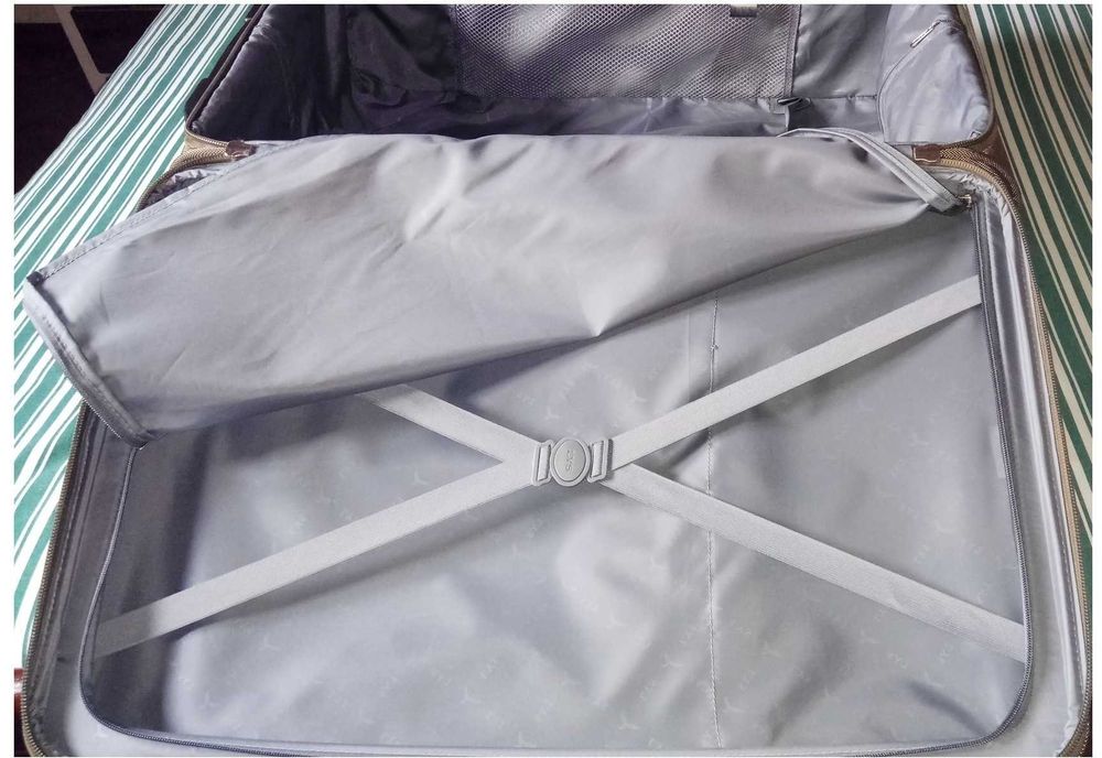 Trolley Espaçoso com Cadeado e Expansível - Ideal para Viagens (Como Novo)